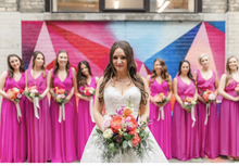 Load image into Gallery viewer, Vibrant Tones Lily on the Thames - DIY Wedding Flowers Think bright, elegant sorbet, and delicious to the eyes. Congratulations on your upcoming wedding! There’s so many things to consider and budget for. Lily on the Thames offers the memory making soluti
