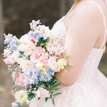 Load image into Gallery viewer, Pretty Pastel - Lily on the Thames - DIY Wedding Flowers - Congratulations on your upcoming wedding! There’s so many things to consider and budget for. Lily on the Thames offers the memory making solution to saving up to 50% the cost of your wedding flowe
